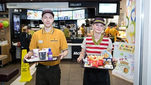 麦当劳的有色眼镜!我在美国吃麦当劳,才发现和国内大不一样