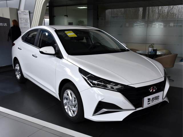 油耗较低好停车的三厢车,合资品质超低价格,实拍悦纳