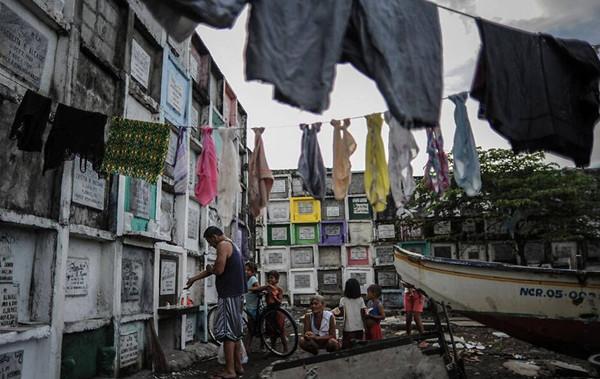 深圳住在富人区的穷人,住着1000多万的房子,却拿着4000的工资!