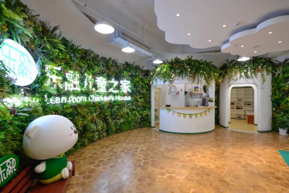 乐融儿童之家3备案托位数:60人保教人数:14人特色课程:科学实验,感统