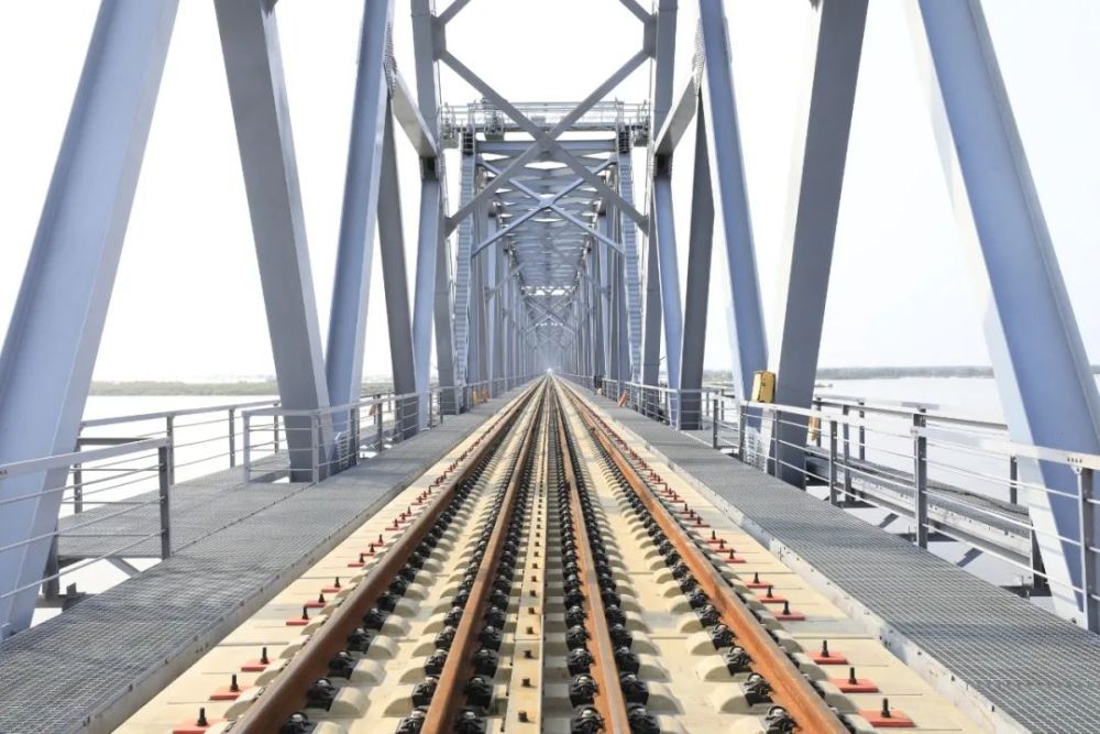 2008年3月 大桥项目正式立项 2008年10月 中俄双方正式签署建桥协定