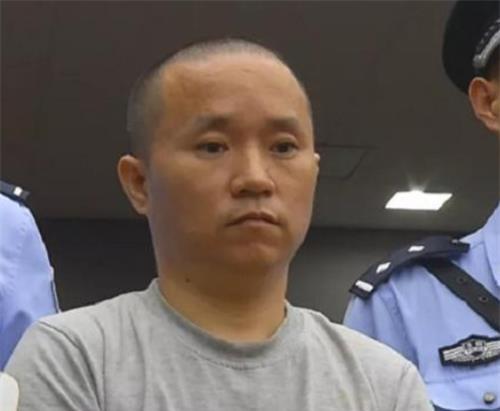 青岛灭门案:4租客因房东催租,杀害房东一家,16岁女儿还被欺凌_腾讯