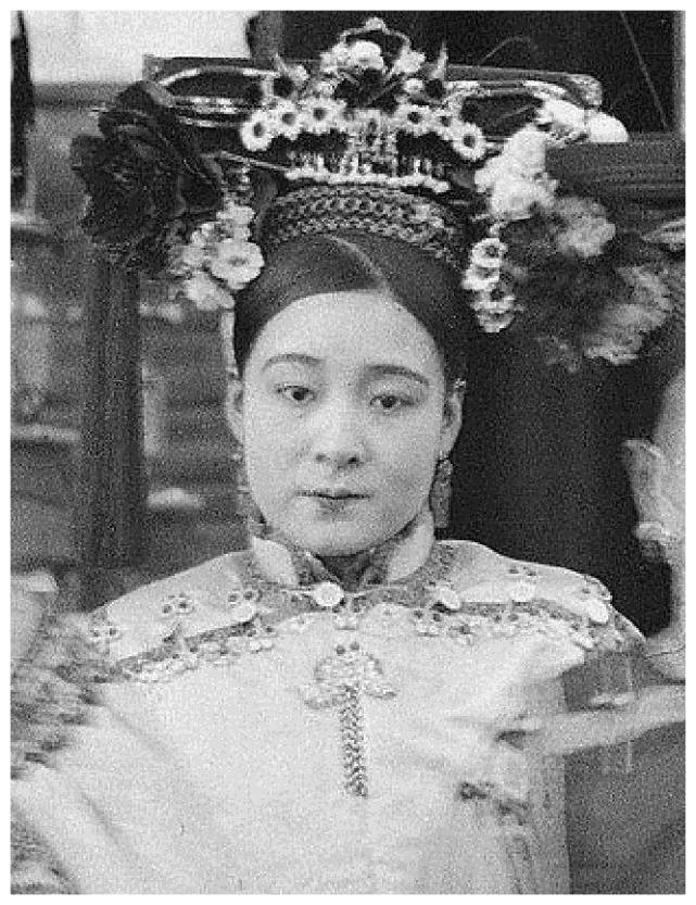 裕容龄的剧变人生:和太监恋爱,被状元拒婚,晚年双腿被打断