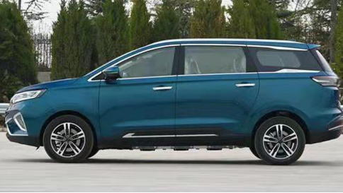 98萬元,該車定位為一款純電動中型mpv,我們來一起了解一下.