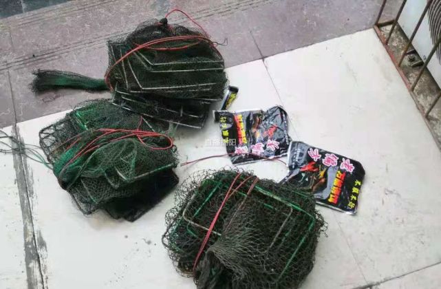 在禁捕范围和时间内违法捕捞天然渔业资源,违法制造销售禁用渔具,销售