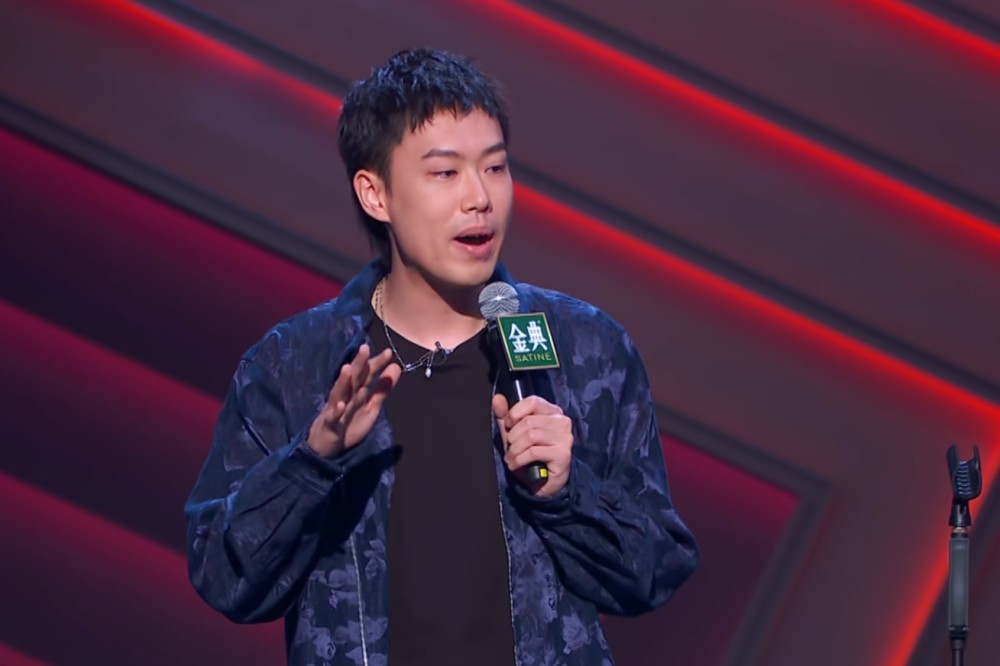因脱口秀大会成名后杨笠不敢参加线下表演害怕被骂被打