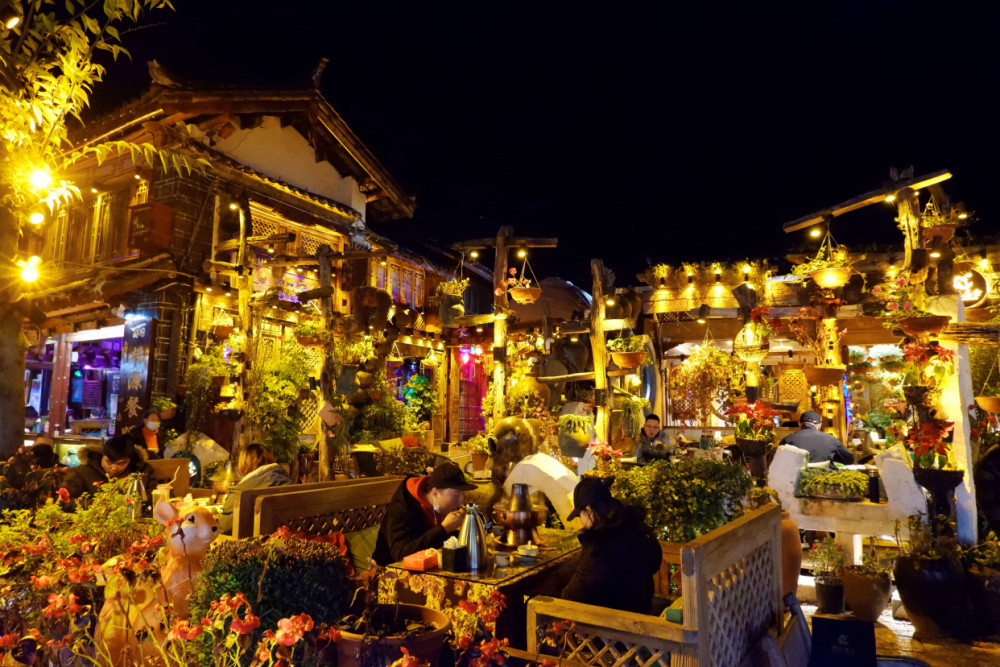 为什么丽江被称为艳遇之城却不适合常住来到古城酒吧街才明白