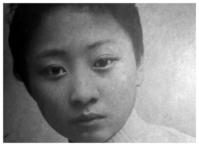 曾经暴打黄金荣的军阀之子卢小嘉后来结局如何