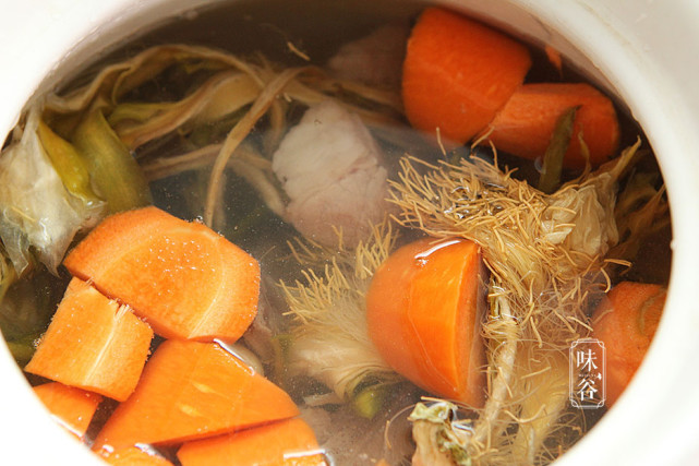 秋天,这花是菜也是药,广东人爱用来煲汤喝,清热去燥,嗓子舒服