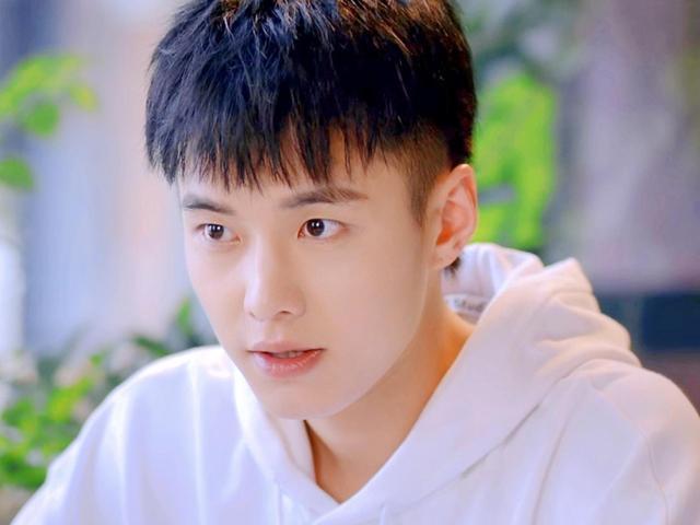 但是当林漾出生时,另一家还没有怀孕,在林漾七岁时,陆正安才呱呱坠地