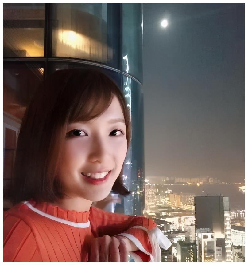 李泽楷和梁洛施在一起的时候,没有带她一起参加过社会活动,但是他愿意