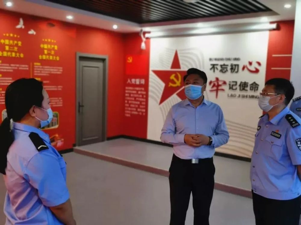 8月17日,依兰县副县长董威江,副县长司东波到依兰县禁毒教育基地检查