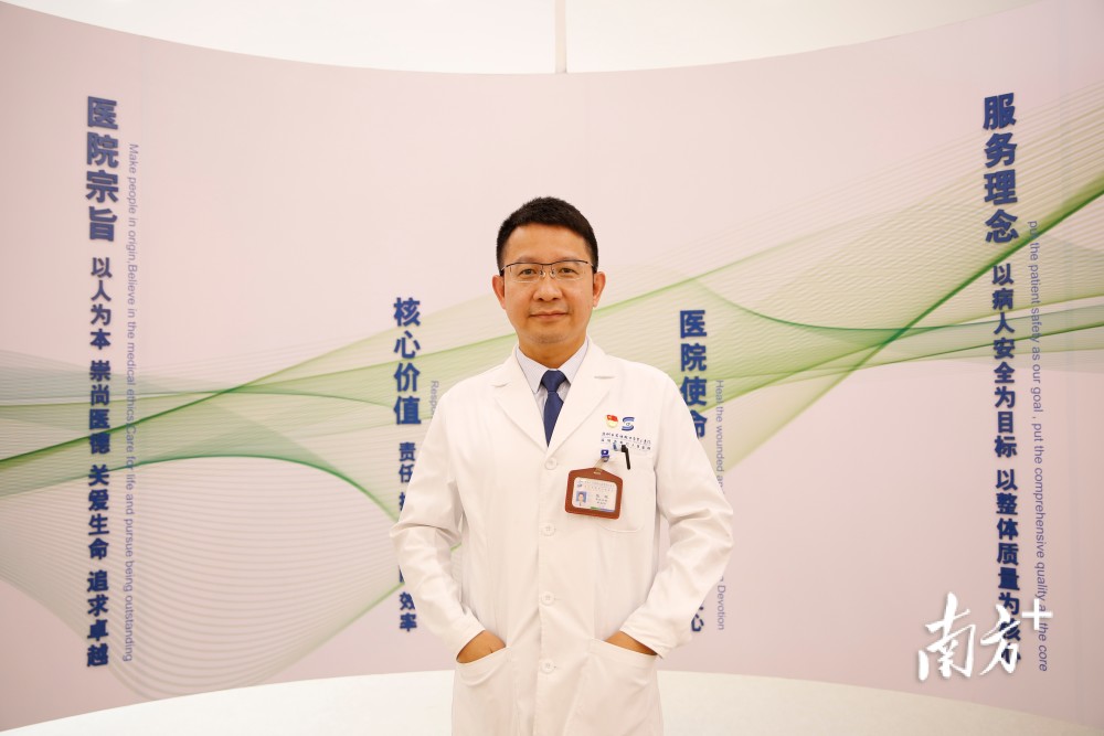 张军给患者带来100安全感的暖男医生