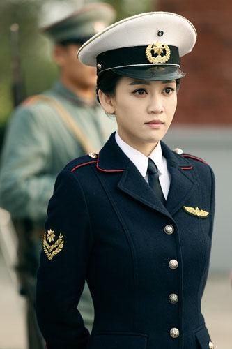 40位女明星军装照赵丽颖金晨英气逼人热巴娇俏景甜青春可人