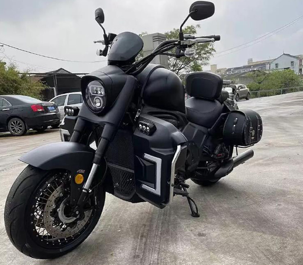 国产最帅两轮摩托车外观很霸气双缸水冷发动机排量650cc