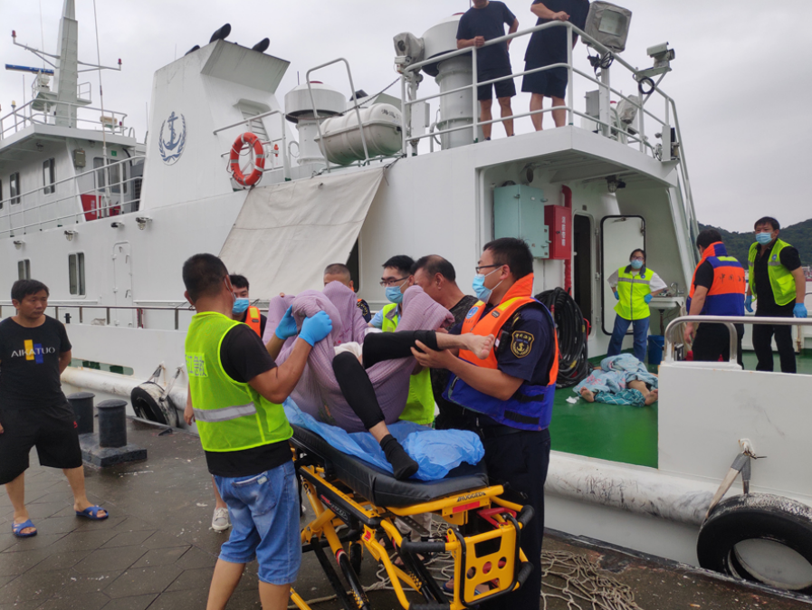 3船员海上作业硫化氢中毒 宁波象山海上搜救中心紧急救助