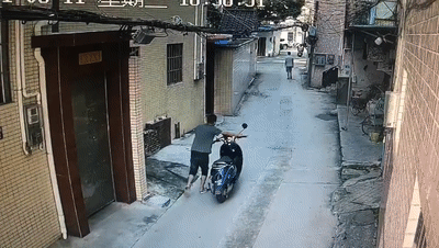 前几天因盗窃手机被行拘 结果暂缓执行期间 又作案偷电动车了 打开