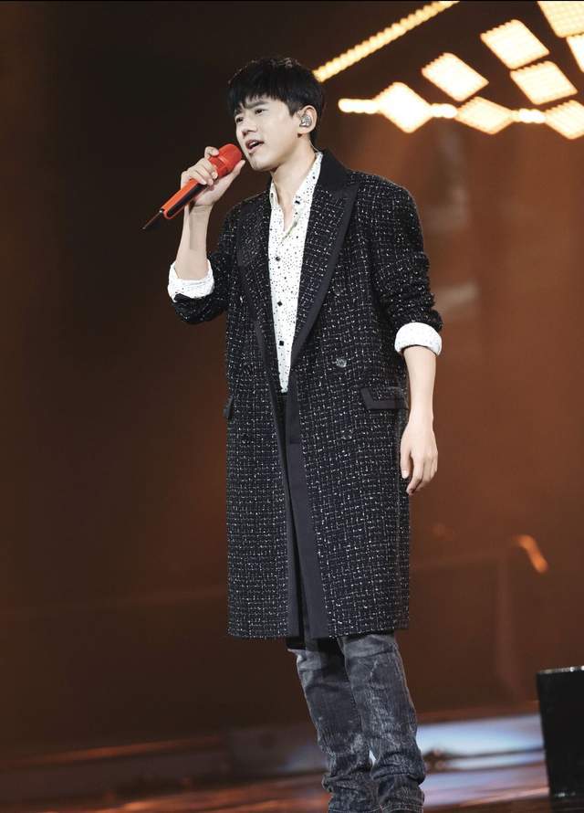 张杰深夜做胃镜,长达5cm鱼骨横卡喉咙太危险,直言有了心理阴影_腾讯