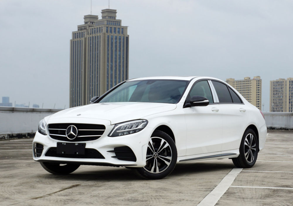 开奔驰的不一定有钱但是如果看到这3辆车车主一定不差钱