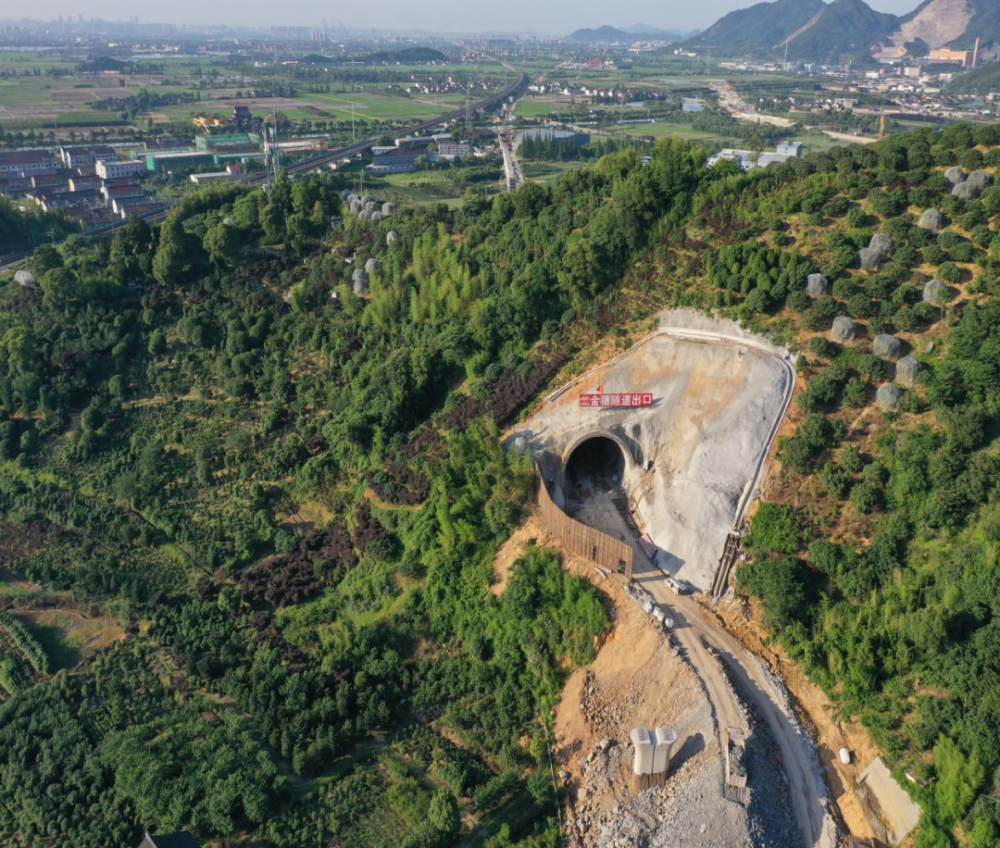 金甬铁路隧道图片