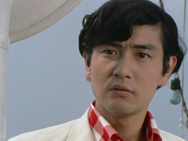 高峰圭二即使只是英雄的扮演者也应当对得起英雄二字