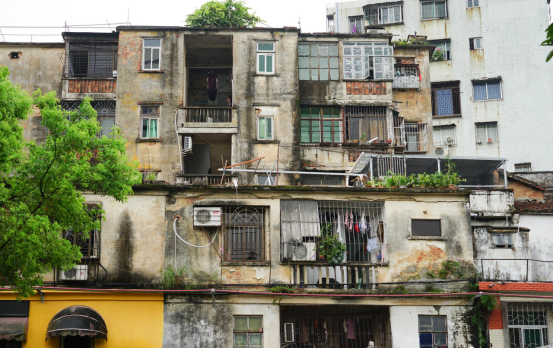其实不是的,旧改主要针对的房型是2000年以前建造的房子,这类房型的