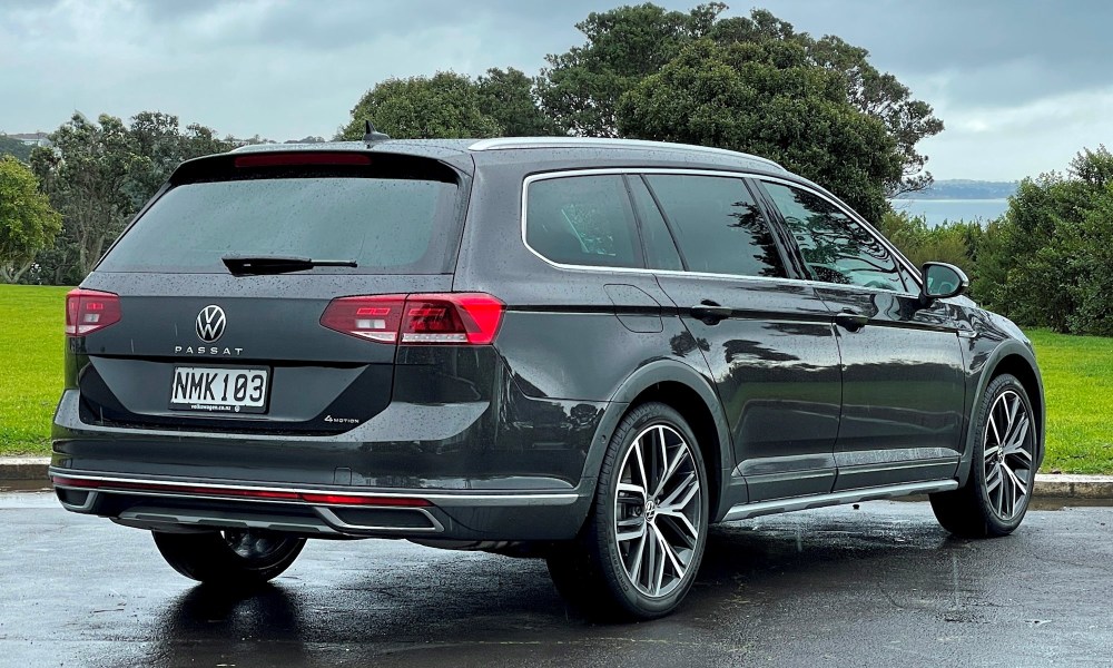 全新大众帕萨特alltrack旅行车更强硬的越野气质