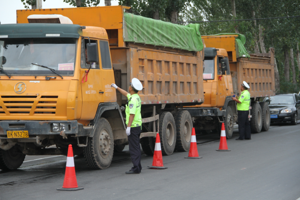 榆次:这14辆渣土车被曝光!违法38次!