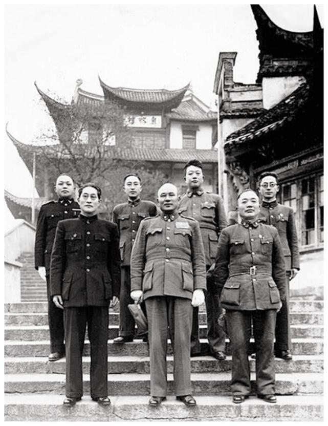 167师师长薛蔚英是马当失守的替罪羊?30公里走3天,他不冤