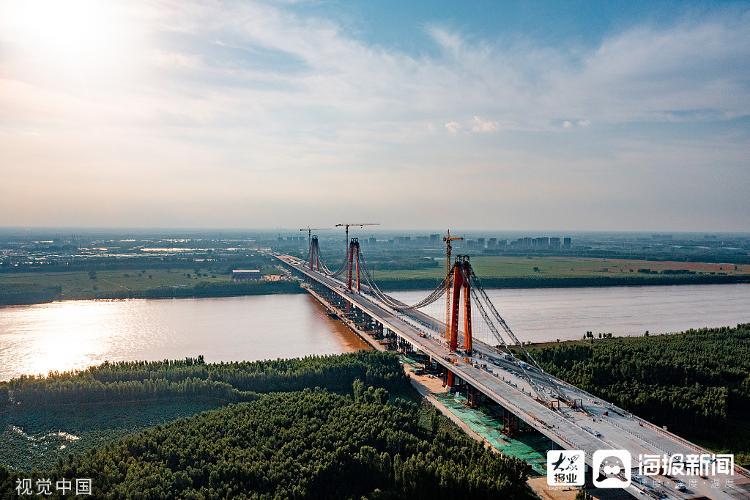 2021年7月3日,航拍即將竣工的濟南鳳凰黃河大橋.