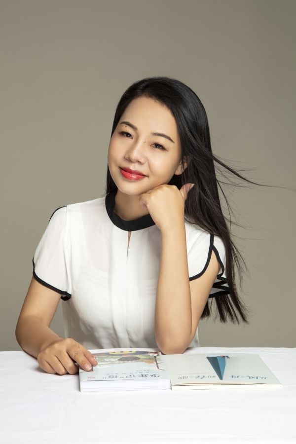 师生40万字抗疫日记出版钢城十七小余婧与英雄城市一起坚强一起成长