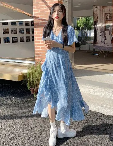 裙子 运动鞋,才是今夏最潮最吸睛搭配!