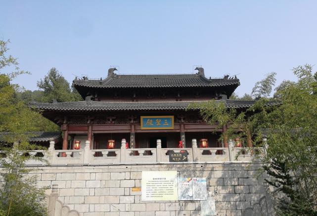 除了獅子山楚王陵地宮,王后陵,漢兵馬俑博物館,漢畫長廊和竹林寺外