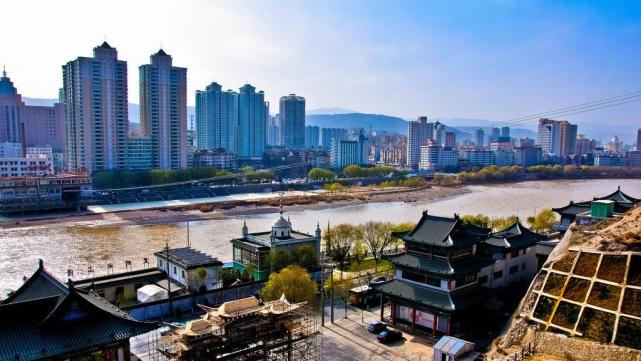 甘肃面积最大的市比嘉峪关市大66倍相当于一个陕西省