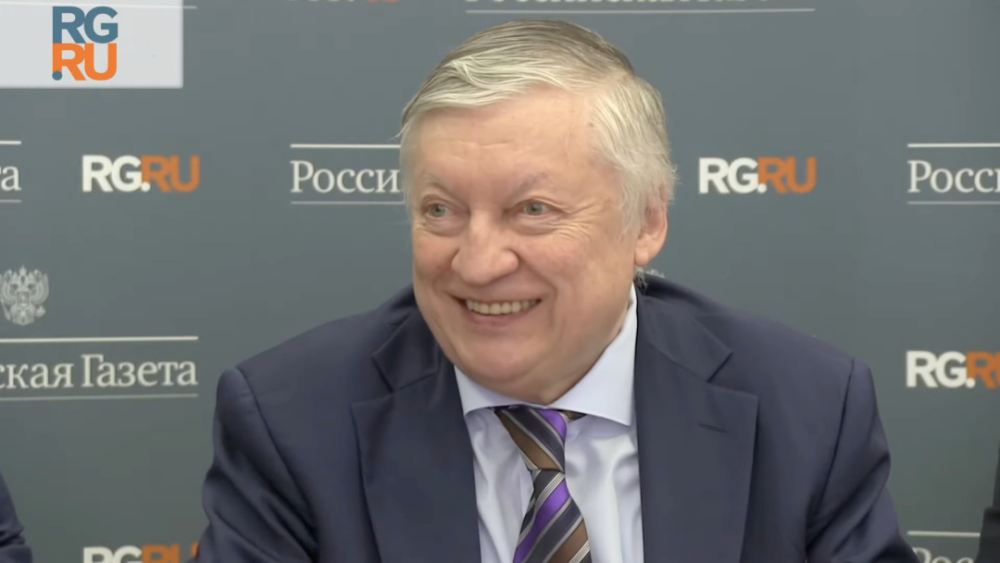 国际象棋大师卡尔波夫:"你们对我一无所知"_腾讯新闻