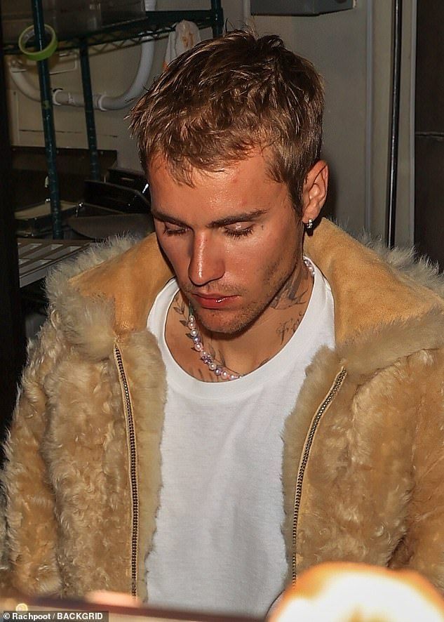 贾斯汀比伯穿西装又帅出新高度,男人变男神往往只差一件西装