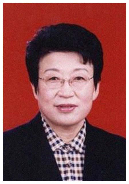 黑龙江女贪官韩桂芝伏法记,约男下属欣赏新衣服,全家6人被查处