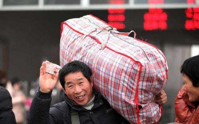 今年"返乡潮"浮现,农民工为什么都不来城市了?原因很简单_腾讯新闻
