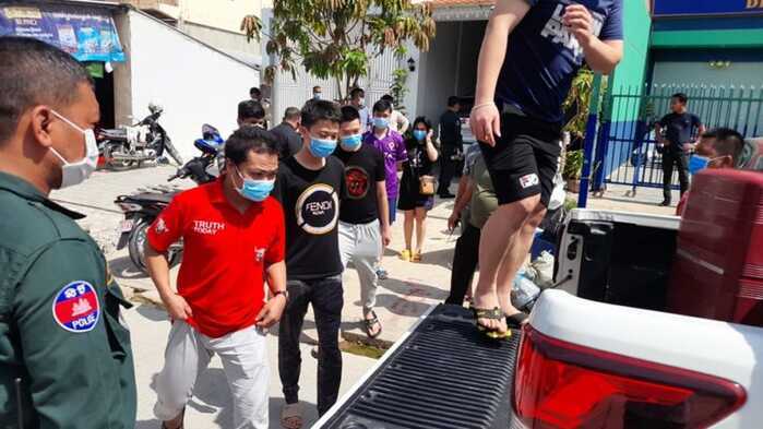 偷渡入境后遭软禁,3名中国人获救_腾讯新闻