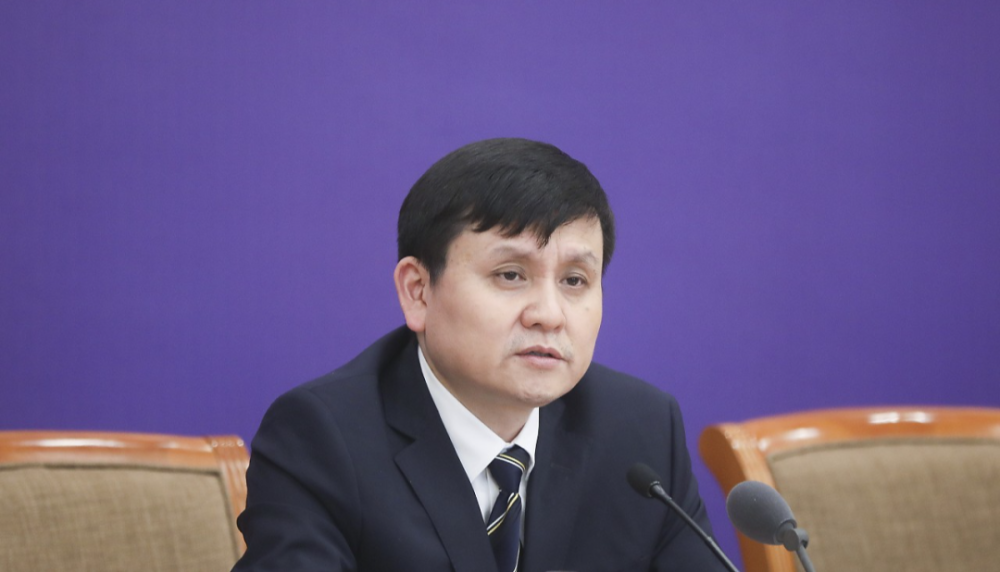 张文宏被举报,谁在递刀?