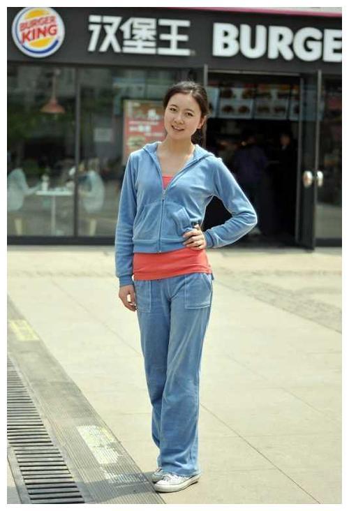 2015年,著名主持人佟瑶因"内急"丢掉生命,死因曝光_腾讯新闻