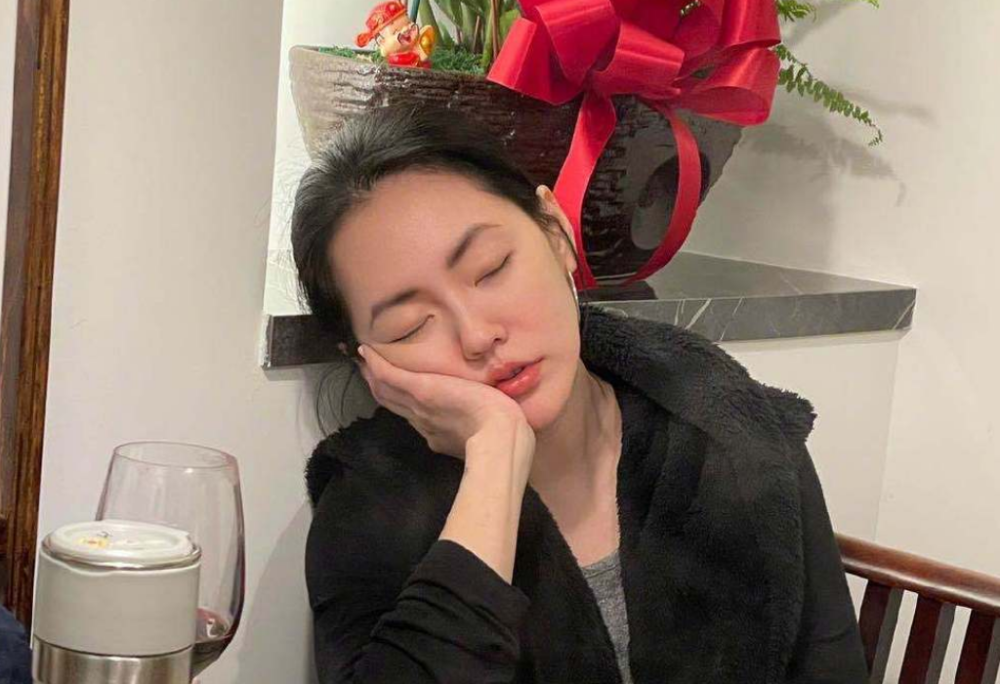 继风波后,小s低调在ins发文,感谢这一品牌并未跟她解约