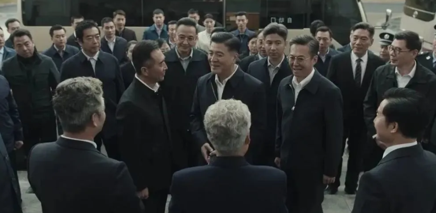 剧情环环相扣，《扫黑风暴》获好评，不过演员的演技差距真是不小