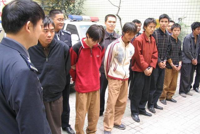 浙江黑社会组织国际帮覆灭始末父亲被抓后高中生成黑老大