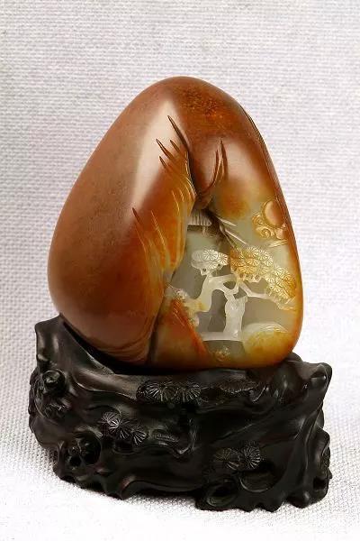 和田玉受推崇,稀缺贵重,多少人为之痴狂陶醉!