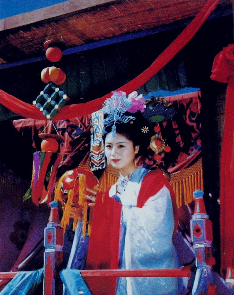 花港观鱼拍摄现场——八戒与女儿国国王擦肩而过,这个电视剧中看不到