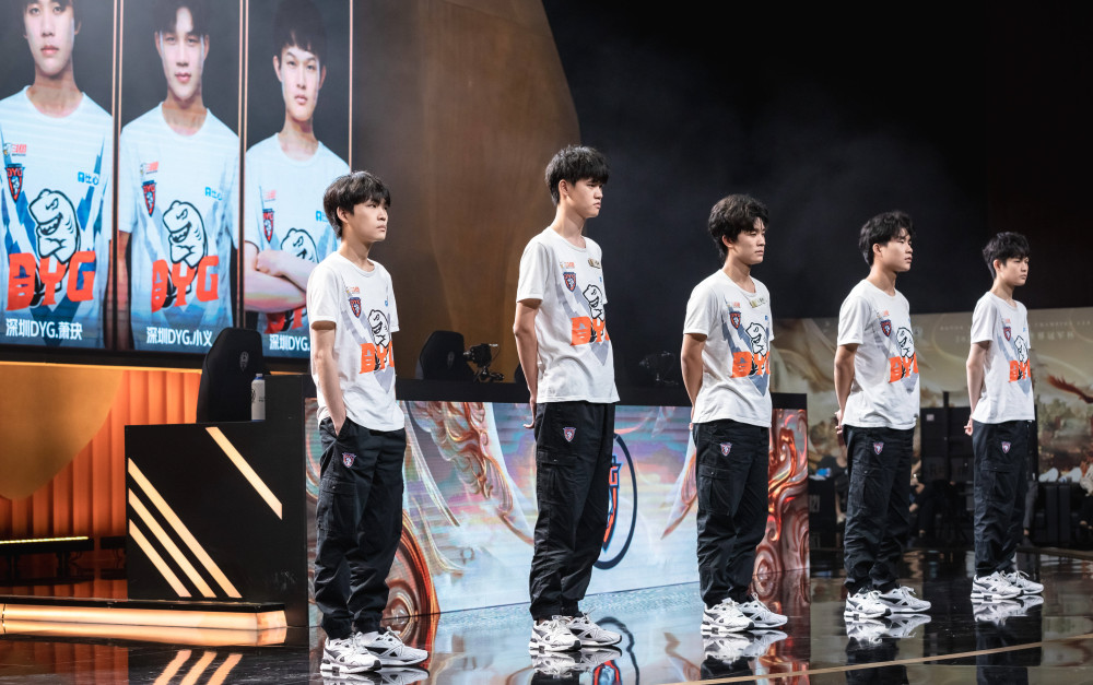 瓜主爆料dyg将围绕小义战神健重建易峥易瞳等人将挂牌