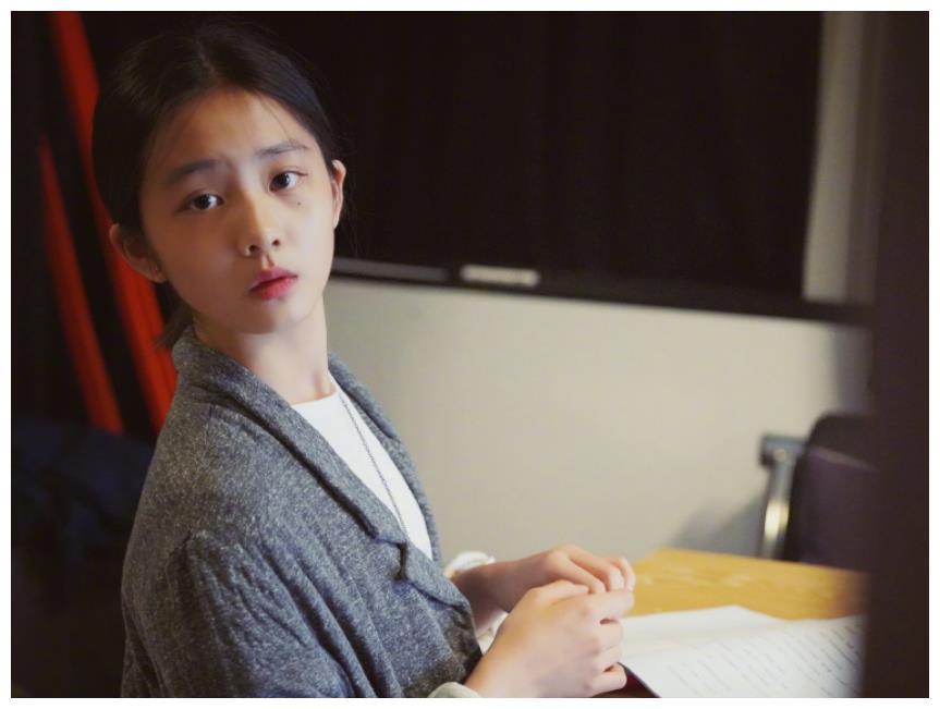 15岁的黄多多被恶意造谣,就读校方发布声明:子虚乌有