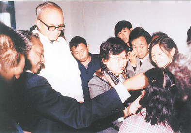 李桓英,中国防"麻"的巾帼英雄_腾讯新闻