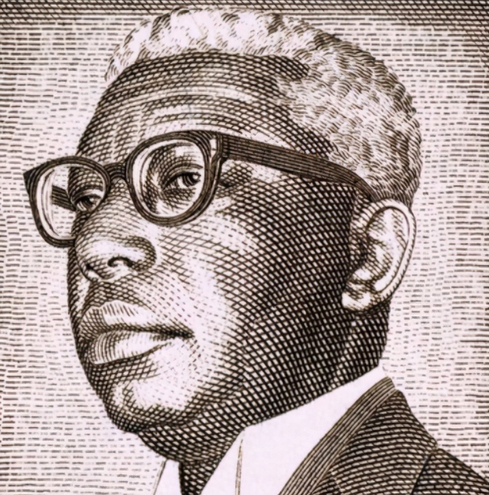 北美恶魔杜瓦利埃拿百姓的血浆遗骸赚外快害1000万人吃土